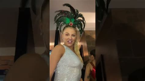 luisa sonza rebolando|Luisa Sonza rebolando no carnaval